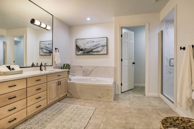NIGHTLY RENTALS ALLOWED! Updated 3-bed condo in Las Palmas on Sunbrook Golf Course in Utah - for sale on GolfHomes.com, golf home, golf lot