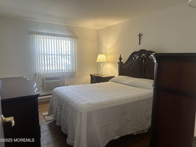 Popular 2 Bedroom WESTWOOD model in mint clean condition on Keswick Village Golf Course in New Jersey - for sale on GolfHomes.com, golf home, golf lot