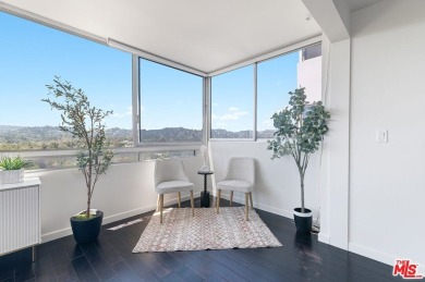 STUNNING NORTH FACING CONDO IN THE COMSTOCK! This beautifully on Los Angeles Country Club in California - for sale on GolfHomes.com, golf home, golf lot
