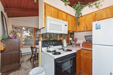 Cute Waterview Bungalow in Shawnee Hills (Blue Springs Area)! on Boots Randolph Golf Course in Kentucky - for sale on GolfHomes.com, golf home, golf lot