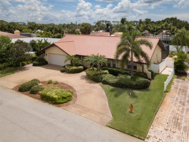 NEW PRICE. NO flooding during the recent storm activity. If your on Lake Venice Golf Club in Florida - for sale on GolfHomes.com, golf home, golf lot