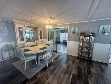 Beautiful 2 bedroom / 2-bathroom cozy home on the 18th tee box! on Lake Fairways Country Club in Florida - for sale on GolfHomes.com, golf home, golf lot