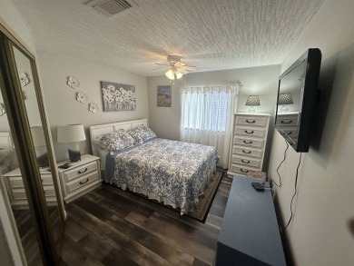 Beautiful 2 bedroom / 2-bathroom cozy home on the 18th tee box! on Lake Fairways Country Club in Florida - for sale on GolfHomes.com, golf home, golf lot