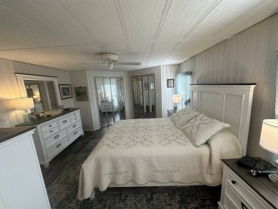 Beautiful 2 bedroom / 2-bathroom cozy home on the 18th tee box! on Lake Fairways Country Club in Florida - for sale on GolfHomes.com, golf home, golf lot