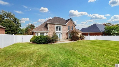 Gorgeous home in Lone Oak has a large fully fenced yard! Inside on Rolling Hills Country Club in Kentucky - for sale on GolfHomes.com, golf home, golf lot