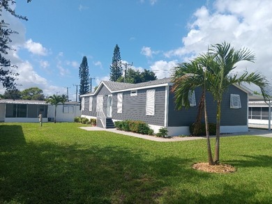 ONE OF A KIND! You OWN the land, no HOA. This 4 bedroom 2 bath on Heritage Ridge Golf Club in Florida - for sale on GolfHomes.com, golf home, golf lot