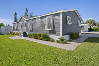 ONE OF A KIND! You OWN the land, no HOA. This 4 bedroom 2 bath on Heritage Ridge Golf Club in Florida - for sale on GolfHomes.com, golf home, golf lot