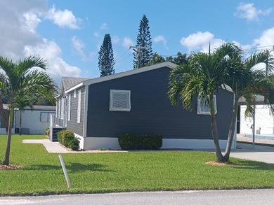 ONE OF A KIND! You OWN the land, no HOA. This 4 bedroom 2 bath on Heritage Ridge Golf Club in Florida - for sale on GolfHomes.com, golf home, golf lot