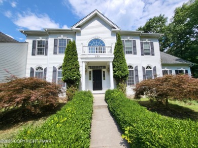 MAGNIFICENT Colonial home in the exclusive comminity of The on Great Bear Golf and Country Club in Pennsylvania - for sale on GolfHomes.com, golf home, golf lot