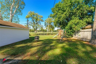 This delightful 4-bedroom, 1-bathroom home offers 1,589 sqft of on Querbes Park Golf Course in Louisiana - for sale on GolfHomes.com, golf home, golf lot