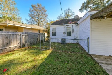 This delightful 4-bedroom, 1-bathroom home offers 1,589 sqft of on Querbes Park Golf Course in Louisiana - for sale on GolfHomes.com, golf home, golf lot