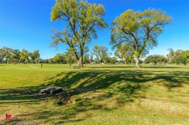 This delightful 4-bedroom, 1-bathroom home offers 1,589 sqft of on Querbes Park Golf Course in Louisiana - for sale on GolfHomes.com, golf home, golf lot