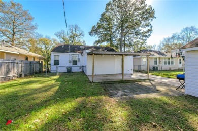 This delightful 4-bedroom, 1-bathroom home offers 1,589 sqft of on Querbes Park Golf Course in Louisiana - for sale on GolfHomes.com, golf home, golf lot