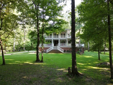 BEAUTIFUL CHARLESTON STYLE HOME RIGHT ON THE CAPE FEAR RIVER! on Chicora Golf Course in North Carolina - for sale on GolfHomes.com, golf home, golf lot