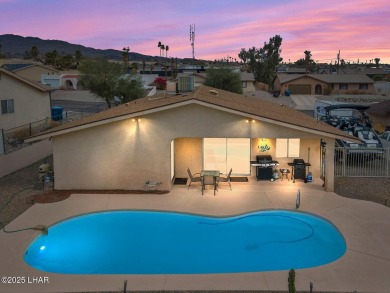 Fully updated, move-in-ready Pool home offers 3 bedrooms, 2 on London Bridge Golf Course in Arizona - for sale on GolfHomes.com, golf home, golf lot