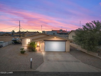 Fully updated, move-in-ready Pool home offers 3 bedrooms, 2 on London Bridge Golf Course in Arizona - for sale on GolfHomes.com, golf home, golf lot