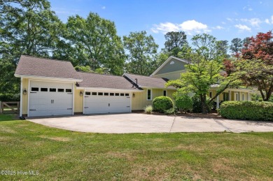 Spacious home, that has been meticulously maintained , located on Washington Yacht and Country Club in North Carolina - for sale on GolfHomes.com, golf home, golf lot
