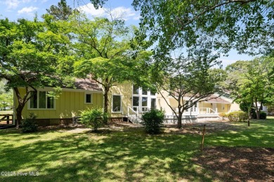 Spacious home, that has been meticulously maintained , located on Washington Yacht and Country Club in North Carolina - for sale on GolfHomes.com, golf home, golf lot