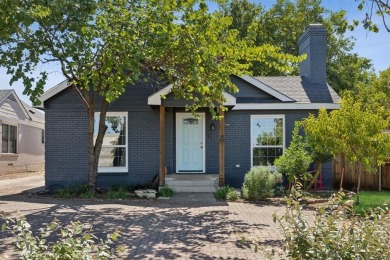 $2,000 Buyer Bonus!! Welcome to this beautifully remodeled on Stevens Park Golf Course in Texas - for sale on GolfHomes.com, golf home, golf lot