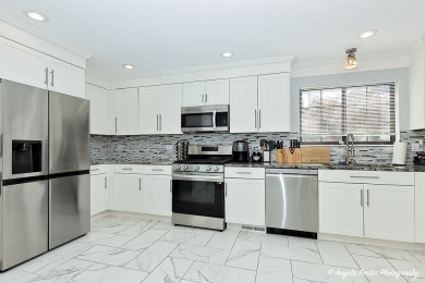 Welcome to your new GREAT home of modern comfort and timeless on Heather Ridge Golf Club in Illinois - for sale on GolfHomes.com, golf home, golf lot