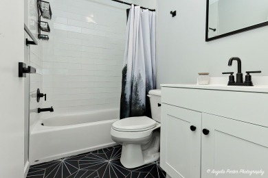 Welcome to your new GREAT home of modern comfort and timeless on Heather Ridge Golf Club in Illinois - for sale on GolfHomes.com, golf home, golf lot