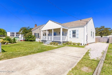 This updated, fully furnished 3-bedroom, 2-bath home in Beaufort on North River Club in North Carolina - for sale on GolfHomes.com, golf home, golf lot
