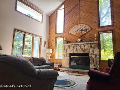 Welcome to your dream retreat! This charming 3-bedroom on Split Rock Resort and Country Club in Pennsylvania - for sale on GolfHomes.com, golf home, golf lot