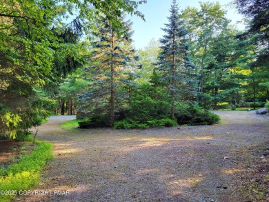 Welcome to your dream retreat! This charming 3-bedroom on Split Rock Resort and Country Club in Pennsylvania - for sale on GolfHomes.com, golf home, golf lot