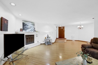 UPDATED KITCHEN CABINETS, GRANITE COUNTER TOPS, STONE on Oak Hills Country Club in Illinois - for sale on GolfHomes.com, golf home, golf lot