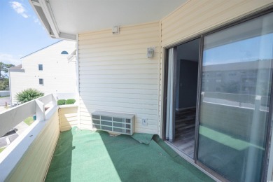 This NMB Golf and Tennis extra-large efficiency is an affordable on Possum Trot Golf Course in South Carolina - for sale on GolfHomes.com, golf home, golf lot