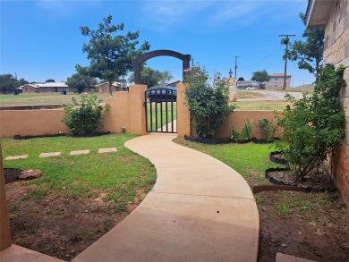 Beautiful 2016 built corner home on 3 lots with a central on Sweetwater Country Club in Texas - for sale on GolfHomes.com, golf home, golf lot