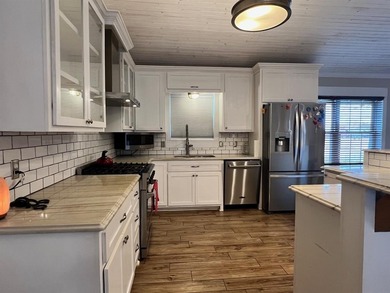 Beautiful family home in PAR Village! If you like to golf, fish on P.A.R. Country Club in Texas - for sale on GolfHomes.com, golf home, golf lot