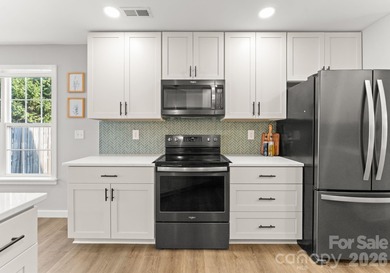 Beautifully renovated and truly move-in ready, this 3-bedroom, 2 on The Tradition Golf Club in North Carolina - for sale on GolfHomes.com, golf home, golf lot