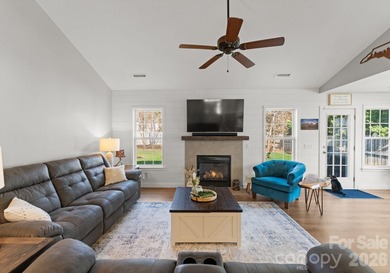 Beautifully renovated and truly move-in ready, this 3-bedroom, 2 on The Tradition Golf Club in North Carolina - for sale on GolfHomes.com, golf home, golf lot