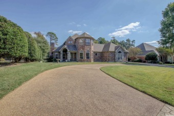 Spacious home on large flat lot w/great view across the 7th on Maumelle Golf and Country Club in Arkansas - for sale on GolfHomes.com, golf home, golf lot