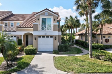 Fabulously updated END UNIT golf view home w/loads of light on Oak Harbor Country Club in Florida - for sale on GolfHomes.com, golf home, golf lot