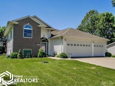 Beautifully maintained split level home featuring 4 bedrooms, 3 on Tama Toledo Country Club in Iowa - for sale on GolfHomes.com, golf home, golf lot