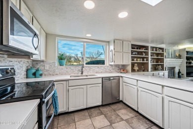 REDUCED! Seller will accept/counter offers between $625k-$650k on Forty Niner Golf and Country Club in Arizona - for sale on GolfHomes.com, golf home, golf lot