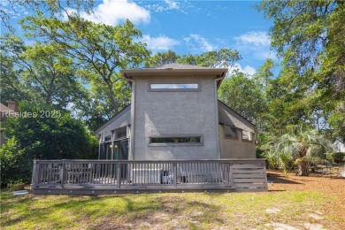 Charming 3BR/3.5BA single-family home in sought-after Shipyard on Shipyard Golf Club in South Carolina - for sale on GolfHomes.com, golf home, golf lot