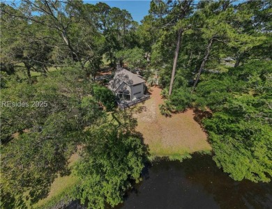 Charming 3BR/3.5BA single-family home in sought-after Shipyard on Shipyard Golf Club in South Carolina - for sale on GolfHomes.com, golf home, golf lot