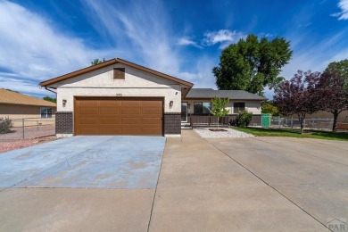 Welcome home to your recently updated and well maintained Pueblo on Desert Hawk At Pueblo West in Colorado - for sale on GolfHomes.com, golf home, golf lot