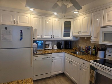 Seldom available, beautiful, and spacious 1 Bedroom/ ! Bathroom on Palm-Aire Country Club and Resort - The Oaks in Florida - for sale on GolfHomes.com, golf home, golf lot