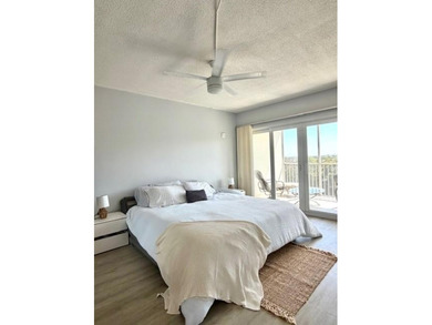 Seldom available, beautiful, and spacious 1 Bedroom/ ! Bathroom on Palm-Aire Country Club and Resort - The Oaks in Florida - for sale on GolfHomes.com, golf home, golf lot