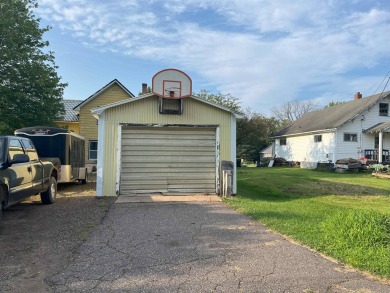 Check out this priced-to-sell 3 bedroom, 1 bath home in the on Prentice Golf Club in Wisconsin - for sale on GolfHomes.com, golf home, golf lot