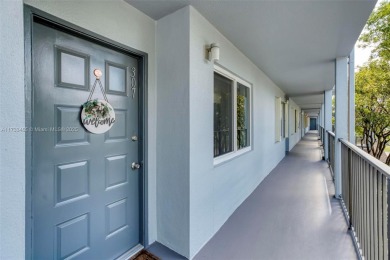 Move-in ready 55+ 2/2.The modern kitchen boasts stainless steel on Flamingo Lakes Country Club in Florida - for sale on GolfHomes.com, golf home, golf lot