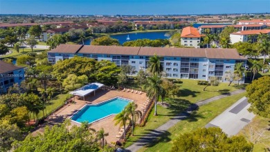 Move-in ready 55+ 2/2.The modern kitchen boasts stainless steel on Flamingo Lakes Country Club in Florida - for sale on GolfHomes.com, golf home, golf lot