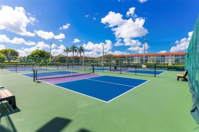 Move-in ready 55+ 2/2.The modern kitchen boasts stainless steel on Flamingo Lakes Country Club in Florida - for sale on GolfHomes.com, golf home, golf lot