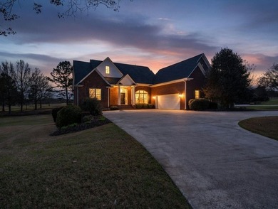 A Signature Golf Course Residence in Woodfin Ridge! Perfectly on Woodfin Ridge Golf Club in South Carolina - for sale on GolfHomes.com, golf home, golf lot