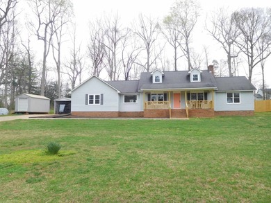 This stunning 3 bedroom, 2.5 bath home has been completely on Cherokee National Golf and Country Club in South Carolina - for sale on GolfHomes.com, golf home, golf lot
