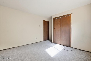 Dreaming of a Pocono escape without the hefty price tag? This on The Hideout Golf in Pennsylvania - for sale on GolfHomes.com, golf home, golf lot